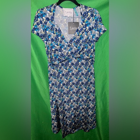 NWT Leota Floral Blue Mini Dress size Medium - Picture 1 of 9